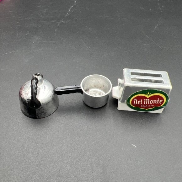 VTG 1965 Barbie Learns to Cook #1634 Dress Belt Shoe Hanger Toaster Kettle Pot - Picture 8 of 16